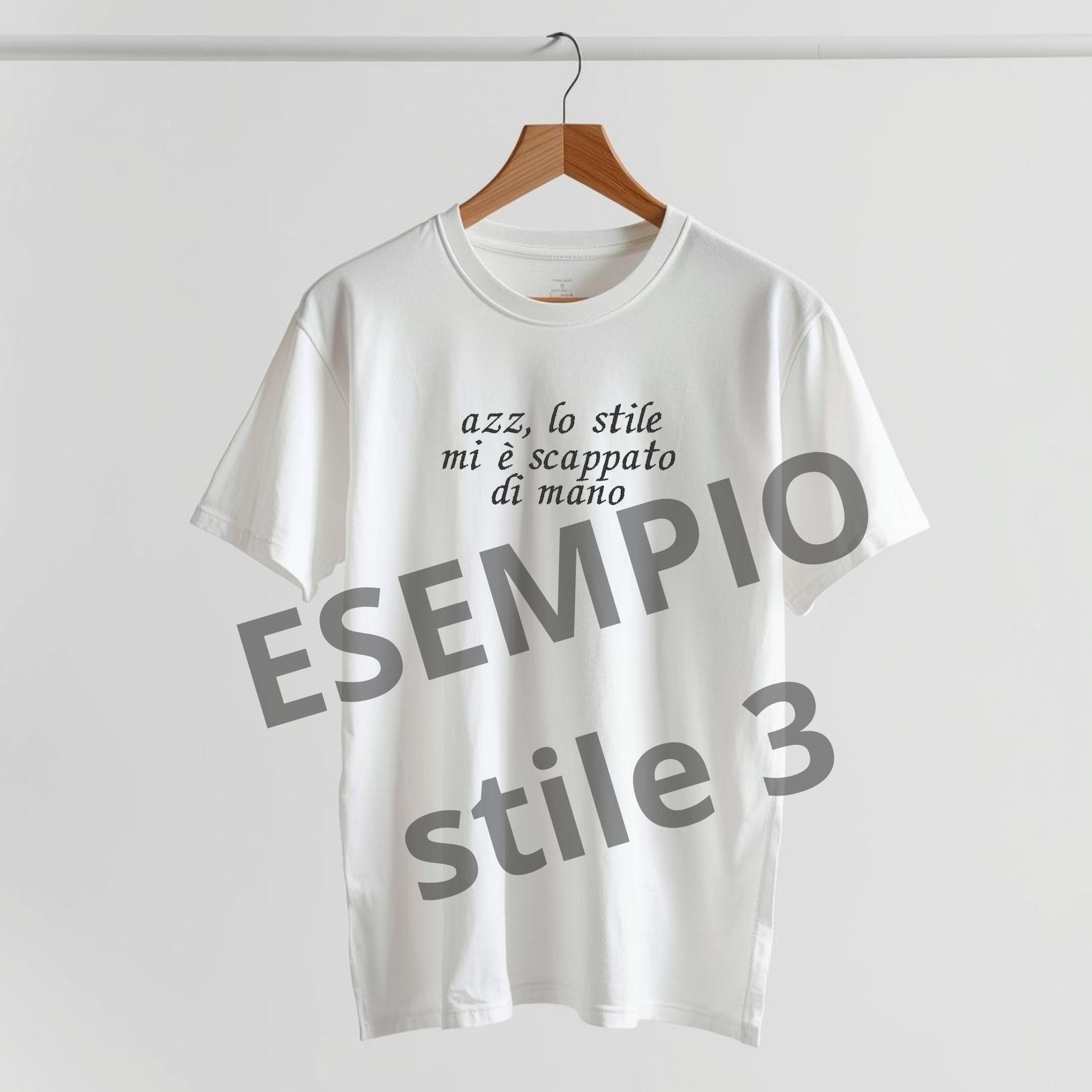 T-shirt unisex LUX con ricamo personalizzato frase