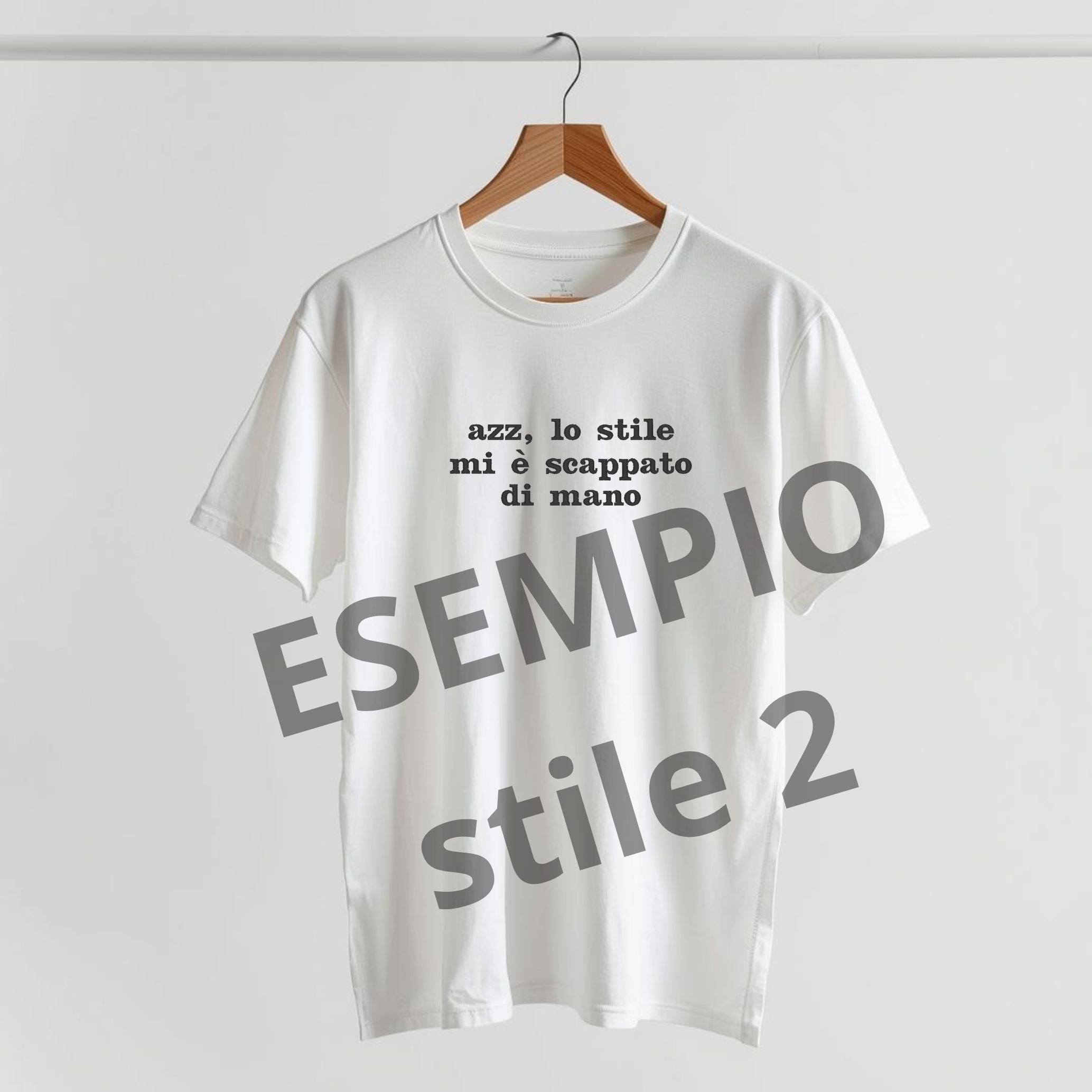 T-shirt unisex LUX con ricamo personalizzato frase