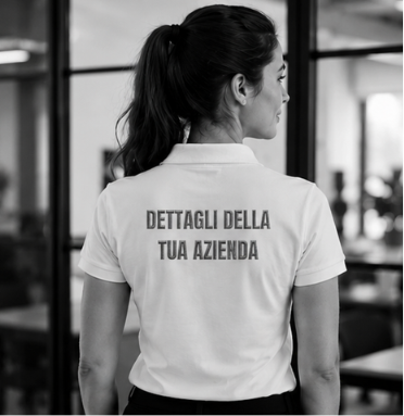 Polo donna con NOME RICAMATO lato cuore e dettagli sulla schiena